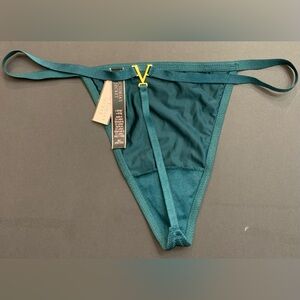 2WI VICTORIA’S SECRET Womens Intimates V-String Panty Gold V Logo Green Medium